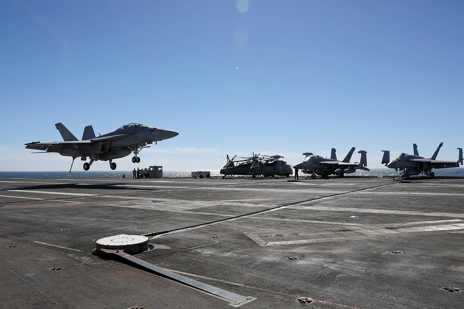US jets landing on the USS Gerald Ford